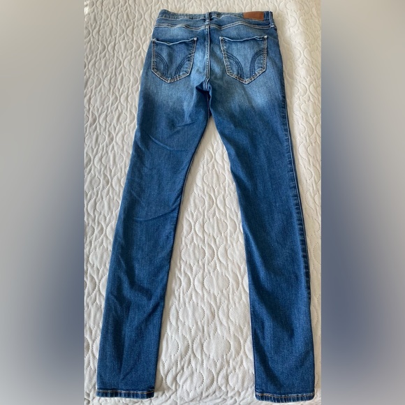Hollister Jeans (2) - Picture 7 of 9
